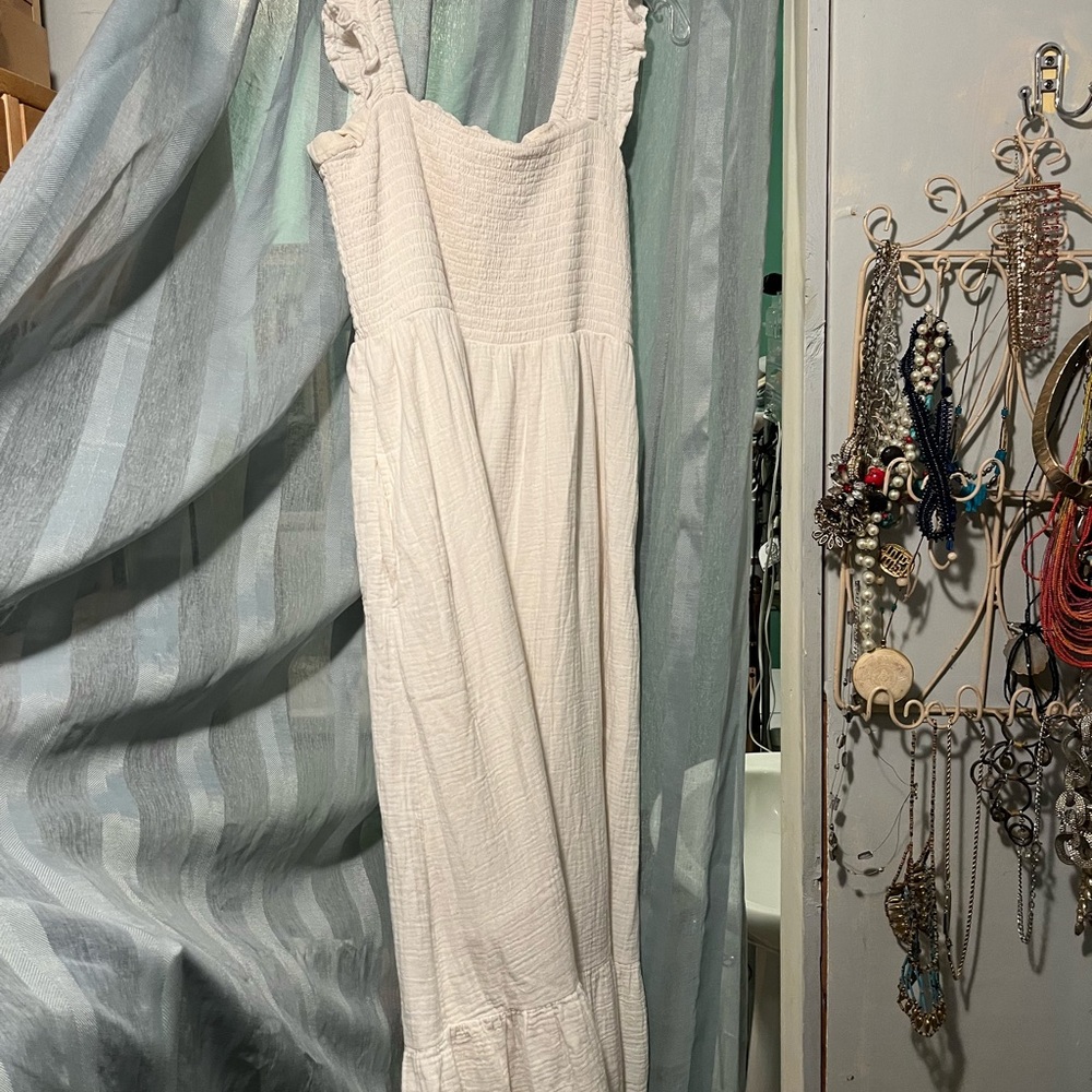 Elegant White Maxi Dress